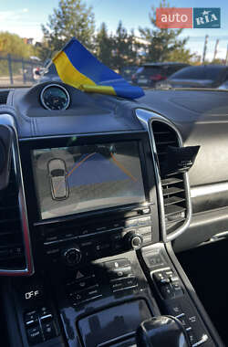 Внедорожник / Кроссовер Porsche Cayenne 2011 в 