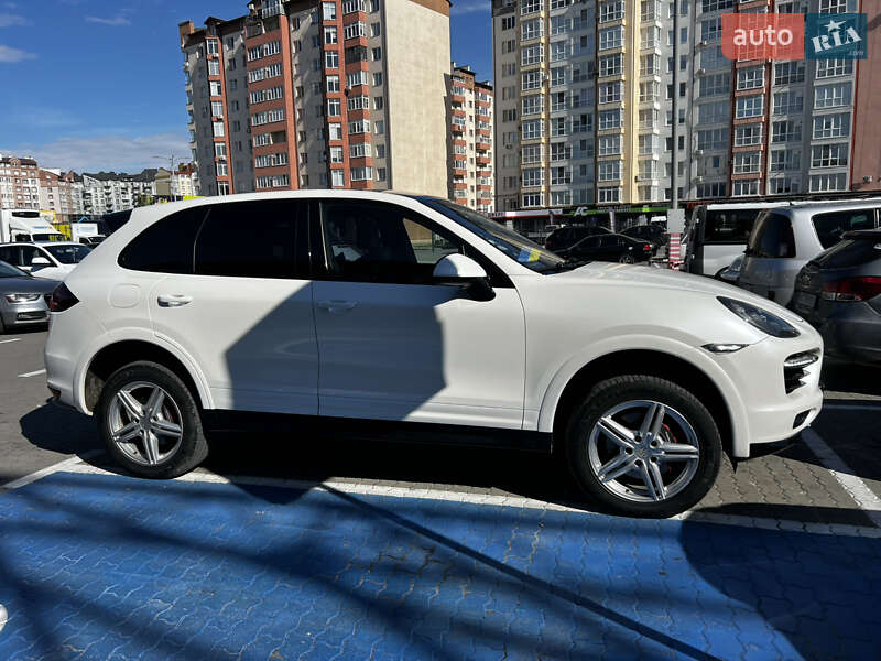 Внедорожник / Кроссовер Porsche Cayenne 2011 в Микуличине