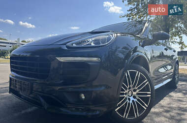 Внедорожник / Кроссовер Porsche Cayenne 2015 в Николаеве