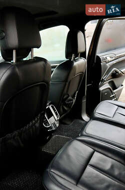 Внедорожник / Кроссовер Porsche Cayenne 2010 в 