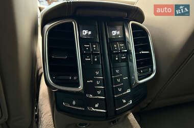 Позашляховик / Кросовер Porsche Cayenne 2012 в 
