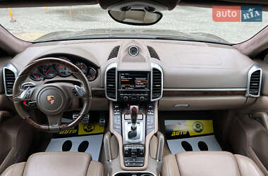 Позашляховик / Кросовер Porsche Cayenne 2012 в 