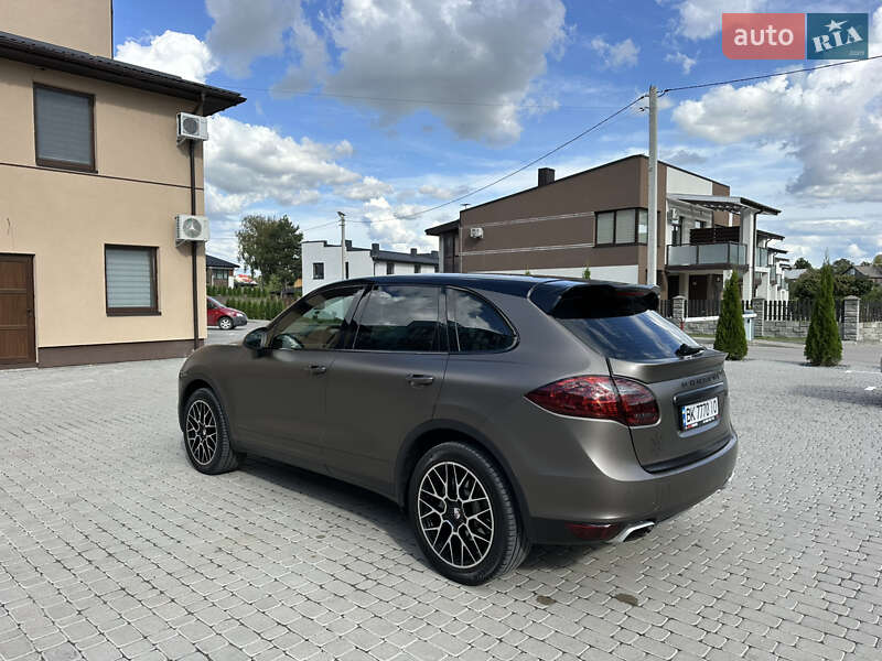 Внедорожник / Кроссовер Porsche Cayenne 2011 в Ровно