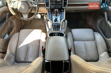 Позашляховик / Кросовер Porsche Cayenne 2011 в 