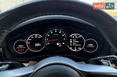 Внедорожник / Кроссовер Porsche Cayenne 2020 в 