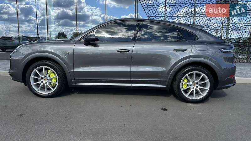 Внедорожник / Кроссовер Porsche Cayenne 2021 в Киеве