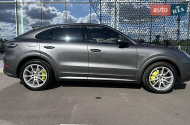 Позашляховик / Кросовер Porsche Cayenne 2021 в 