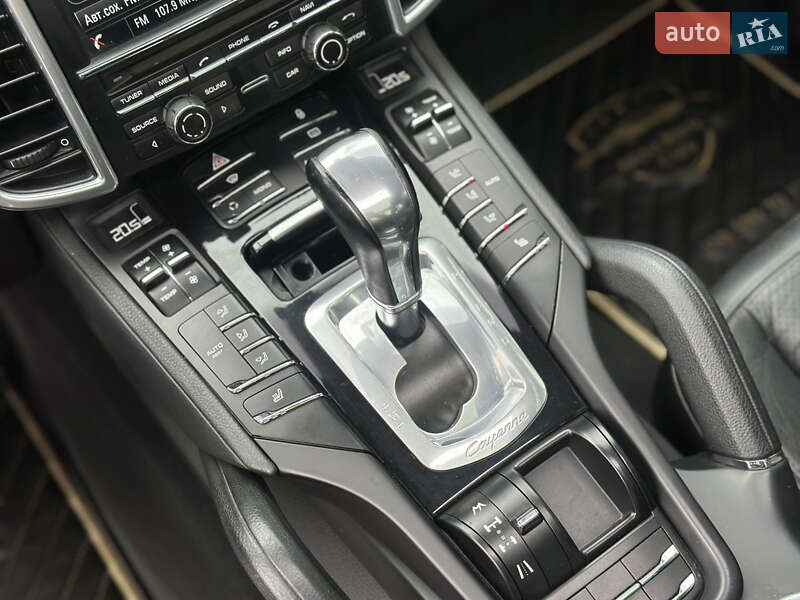 Внедорожник / Кроссовер Porsche Cayenne 2013 в Харькове