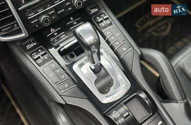 Внедорожник / Кроссовер Porsche Cayenne 2013 в 