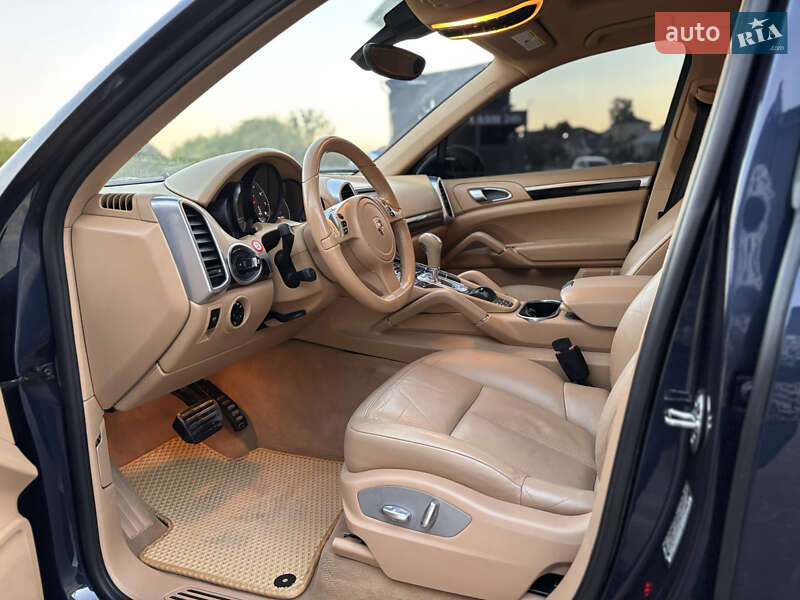 Позашляховик / Кросовер Porsche Cayenne 2011 в Тернополі