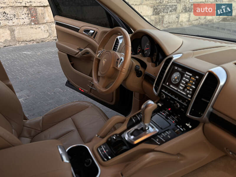 Позашляховик / Кросовер Porsche Cayenne 2011 в Тернополі