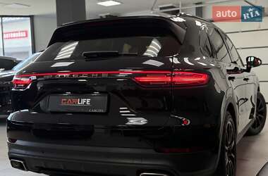 Позашляховик / Кросовер Porsche Cayenne 2018 в 