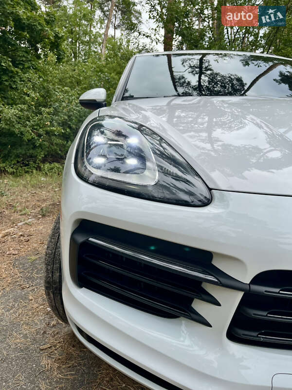 Позашляховик / Кросовер Porsche Cayenne 2018 в Києві