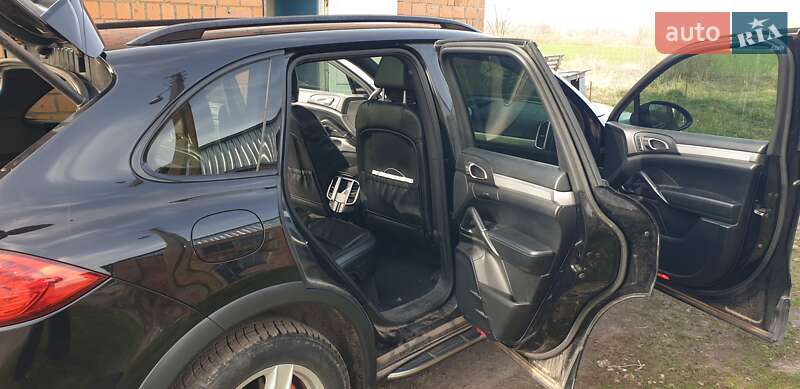 Внедорожник / Кроссовер Porsche Cayenne 2012 в Ромнах