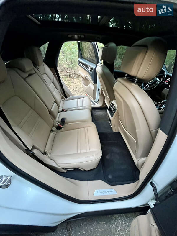 Позашляховик / Кросовер Porsche Cayenne 2018 в Києві