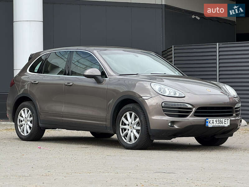 Внедорожник / Кроссовер Porsche Cayenne 2012 в Киеве
