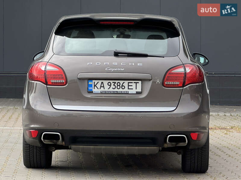Внедорожник / Кроссовер Porsche Cayenne 2012 в Киеве