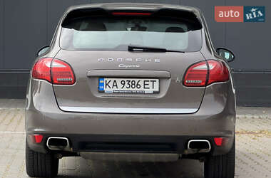 Внедорожник / Кроссовер Porsche Cayenne 2012 в 