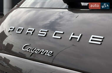 Внедорожник / Кроссовер Porsche Cayenne 2012 в 