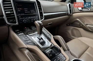 Внедорожник / Кроссовер Porsche Cayenne 2012 в 