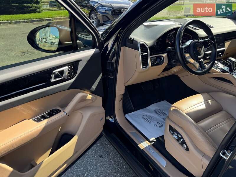 Позашляховик / Кросовер Porsche Cayenne 2019 в Києві