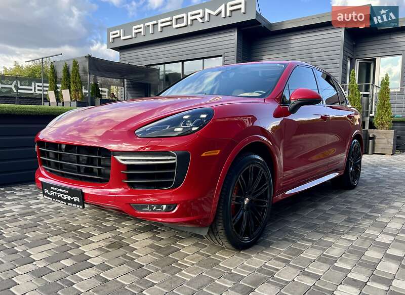 Внедорожник / Кроссовер Porsche Cayenne 2015 в Киеве