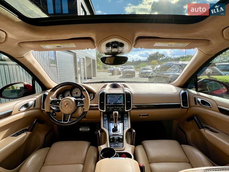 Внедорожник / Кроссовер Porsche Cayenne 2015 в Киеве