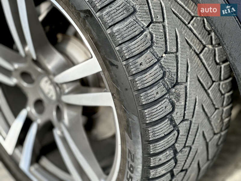 Внедорожник / Кроссовер Porsche Cayenne 2013 в Львове