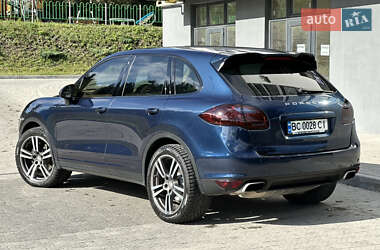 Позашляховик / Кросовер Porsche Cayenne 2013 в 