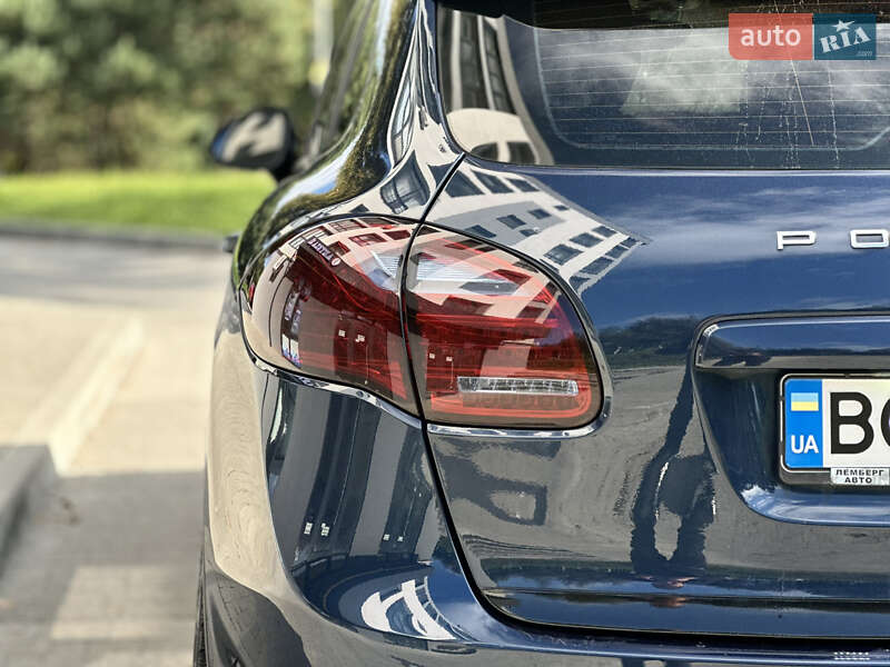 Внедорожник / Кроссовер Porsche Cayenne 2013 в Львове