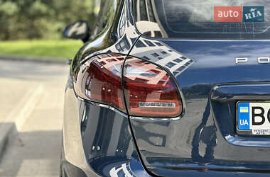 Позашляховик / Кросовер Porsche Cayenne 2013 в 