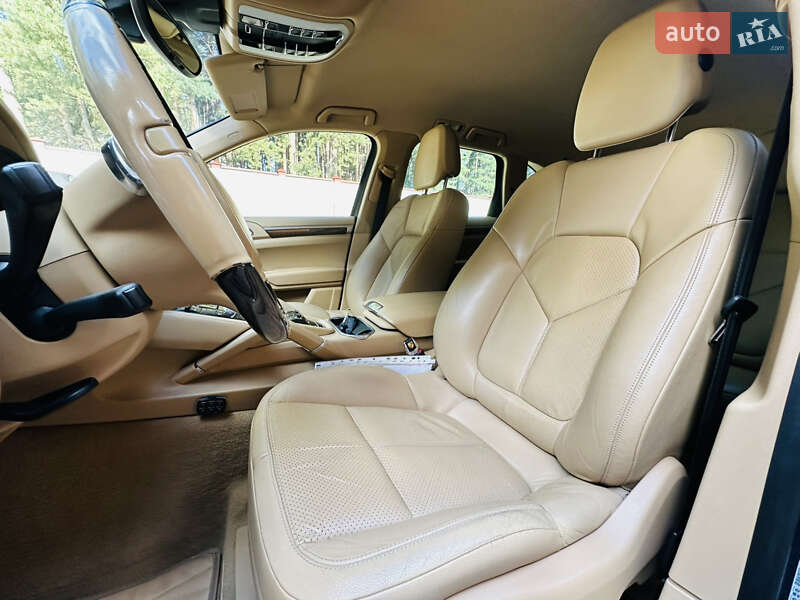 Внедорожник / Кроссовер Porsche Cayenne 2013 в Львове