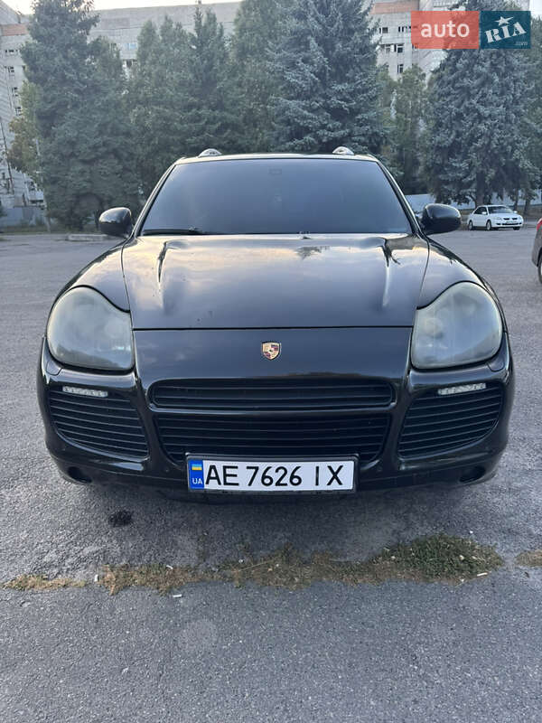Внедорожник / Кроссовер Porsche Cayenne 2005 в 