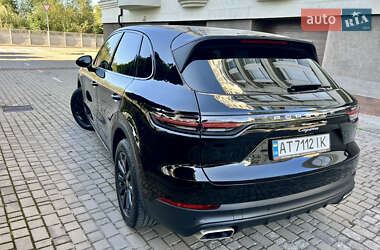 Внедорожник / Кроссовер Porsche Cayenne 2020 в 
