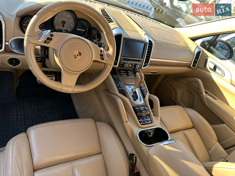 Внедорожник / Кроссовер Porsche Cayenne 2011 в Конотопе