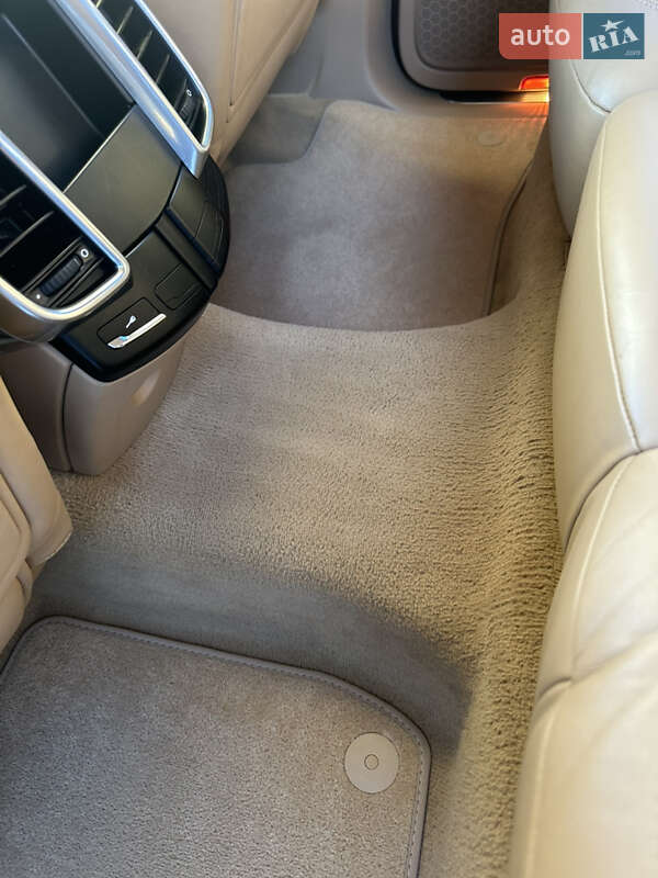 Внедорожник / Кроссовер Porsche Cayenne 2011 в Конотопе