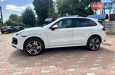 Внедорожник / Кроссовер Porsche Cayenne 2014 в 