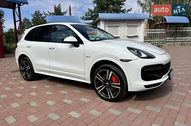 Внедорожник / Кроссовер Porsche Cayenne 2014 в 