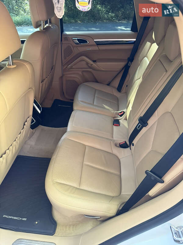 Внедорожник / Кроссовер Porsche Cayenne 2013 в Киеве фото 22 Внедорожник / Кроссовер Porsche Cayenne 2013 в Киеве