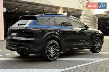 Внедорожник / Кроссовер Porsche Cayenne 2021 в 