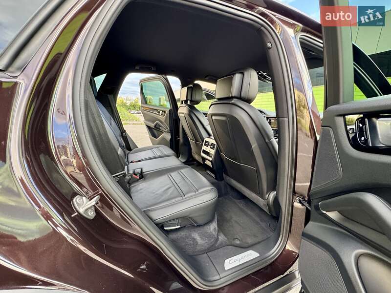Позашляховик / Кросовер Porsche Cayenne 2018 в Києві