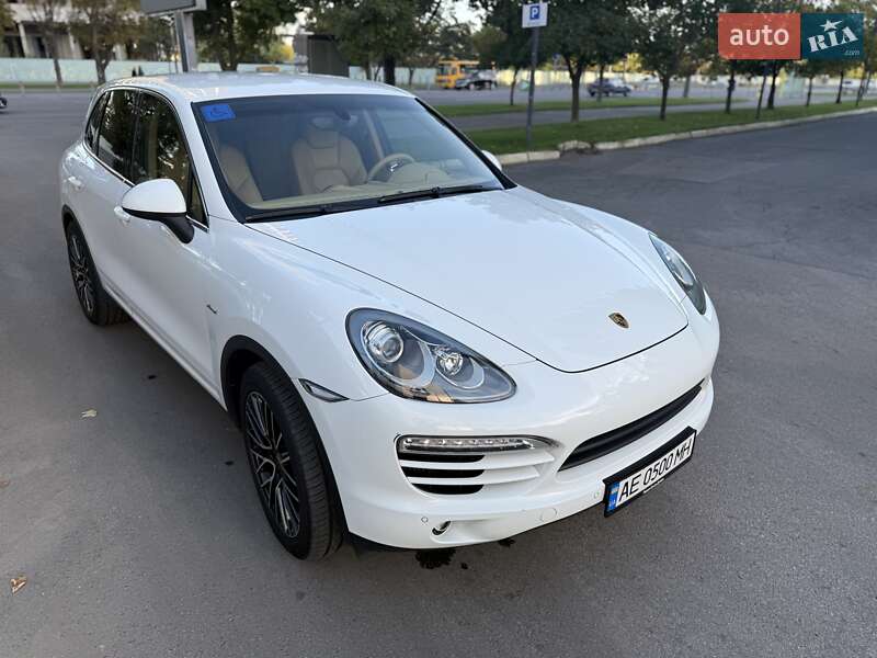 Позашляховик / Кросовер Porsche Cayenne 2012 в Дніпрі