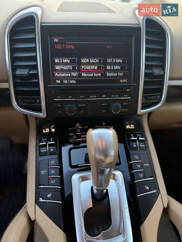 Позашляховик / Кросовер Porsche Cayenne 2012 в Дніпрі
