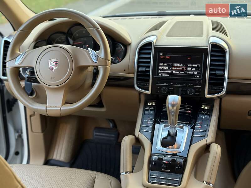 Позашляховик / Кросовер Porsche Cayenne 2012 в Дніпрі
