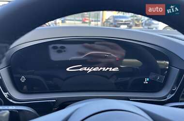 Позашляховик / Кросовер Porsche Cayenne 2024 в 