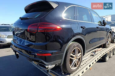 Внедорожник / Кроссовер Porsche Cayenne 2016 в 