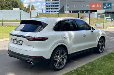 Позашляховик / Кросовер Porsche Cayenne 2019 в 