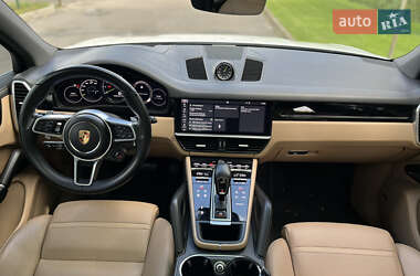 Позашляховик / Кросовер Porsche Cayenne 2019 в 