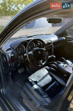 Внедорожник / Кроссовер Porsche Cayenne 2004 в 
