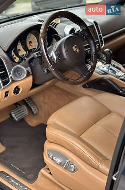 Внедорожник / Кроссовер Porsche Cayenne 2013 в 
